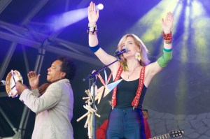 Nina Miranda and Peu Meurray in Trafalgar Square, London, August 08 2015, for Brasil Day, by Ronise Nepomuceno